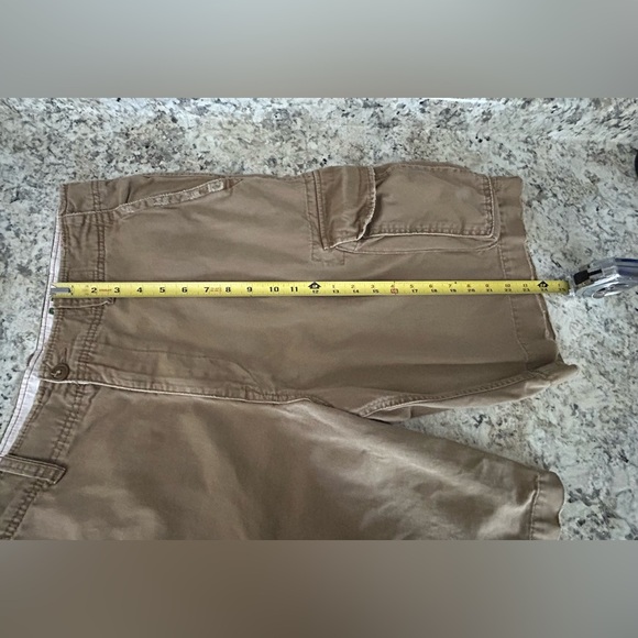 American Eagle Outfitters Khaki Tan Distressed Heavy Duty Cargo Shorts Size 36 - Picture 9 of 9